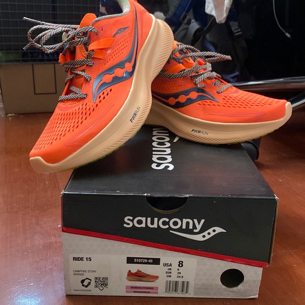NIB Saucony ride 15 sz8 orange running shoes